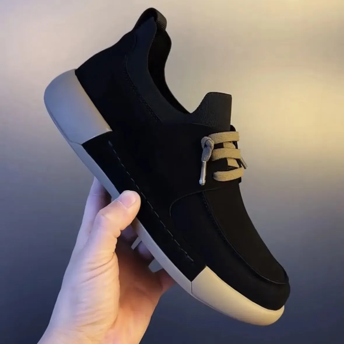 Men's new lightweight and breathable small leather shoes